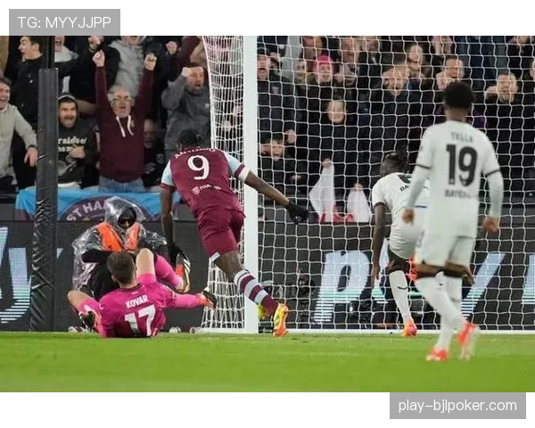 欧联杯八强战前瞻：勒沃库森迎战西汉姆联，不败纪录受考验